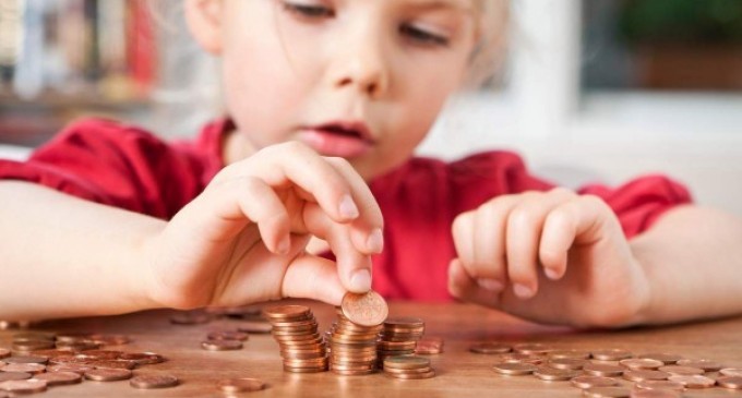 Majorarea cu 20% a alocațiilor, a fost respinsă în Comisia de Muncă a Senatului