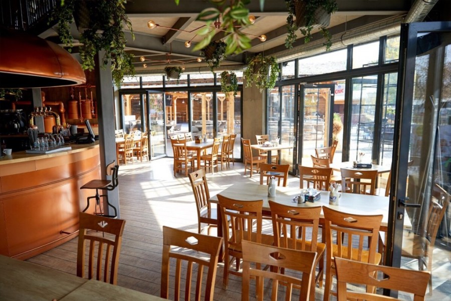 Restaurantele s-ar putea redeschide de la 1 septembrie