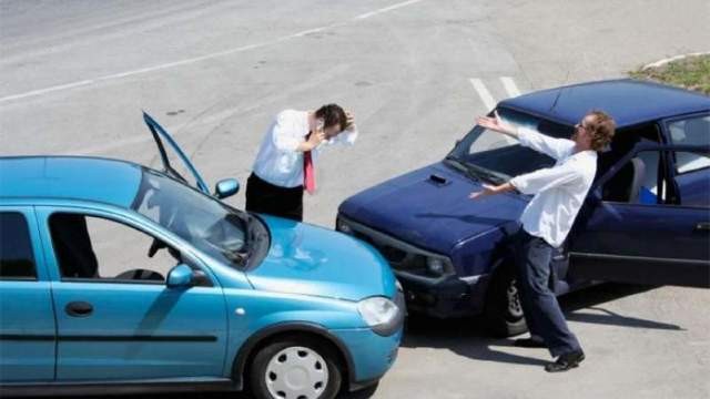 Asigurarea RCA poate fi prezentată polițiștilor și pe telefon sau tabletă
