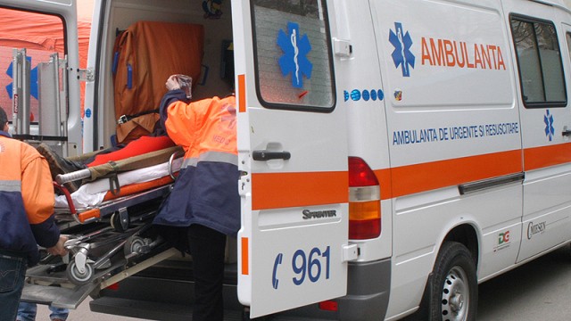 Guvernul a prelungit cu 6 luni suplimentarea numărului de 2.000 posturi pentru personal contractual la DSP-uri și ambulanță
