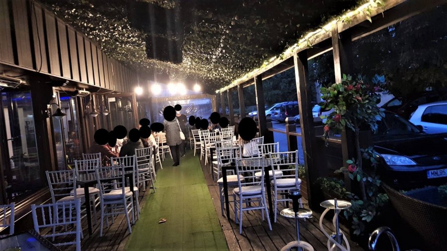 Patronii de restaurante ies din nou în Piața Victoriei