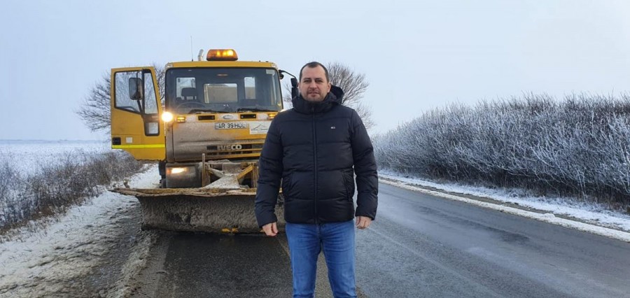 Cum se circulă pe drumurile din judeţ; ce tronson a fost cel mai afectat de ninsori (FOTO)