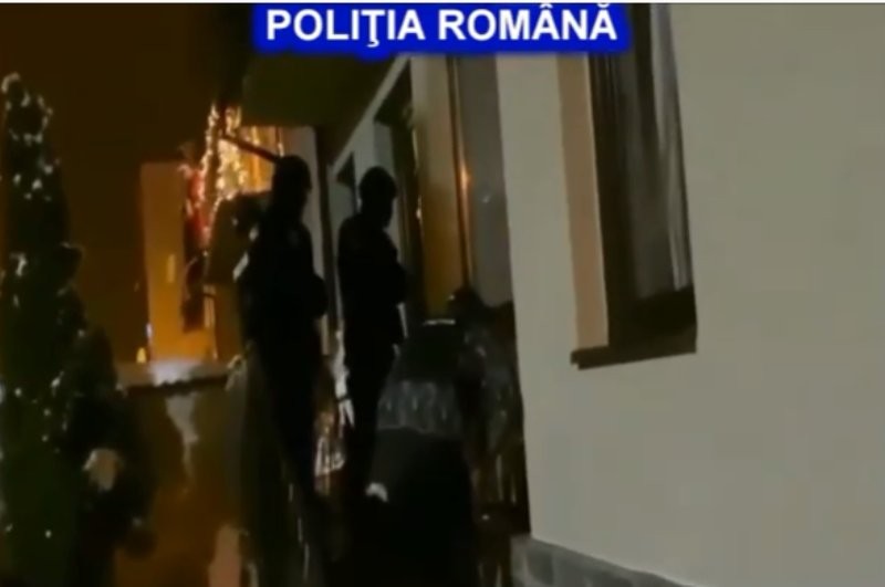 Descinderi în Arad, Sibiu, Alba şi Bacău: trei indivizi implicaţi într-un dosar de fals de monedă săltaţi de Crima Organizată