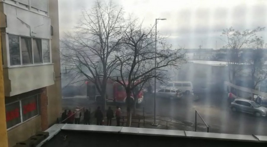 INCENDIU! Un autoturism a luat foc în municipiul Arad!