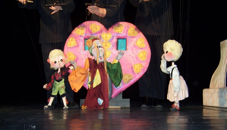 „Hansel și Gretel” - duminică, 7 mai, pe scena Trupei Marionete