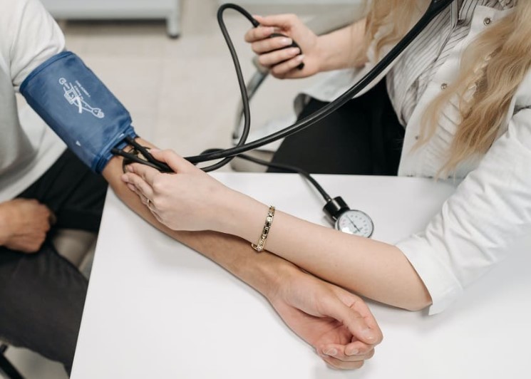 Controlul tensiunii arteriale: O privire asupra sănătății inimii tale