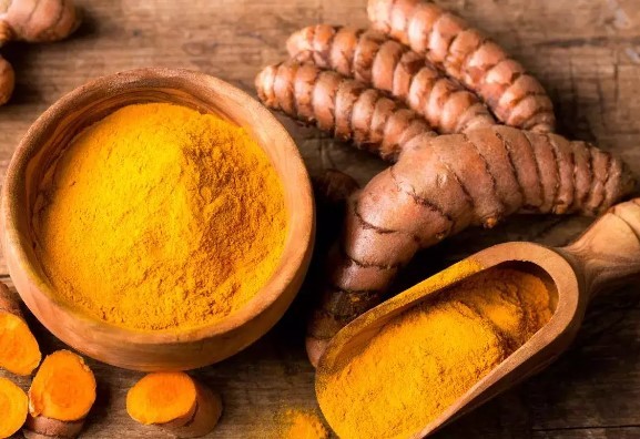 Turmeric: Beneficii și Modalități de Consum