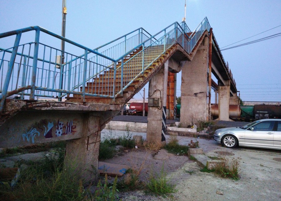 Când începe demolarea pasarelei pietonale din stația CFR Aradul Nou