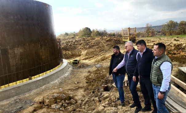Compania de Apă Arad construiește un rezervor nou de apă potabilă la Hălmagiu