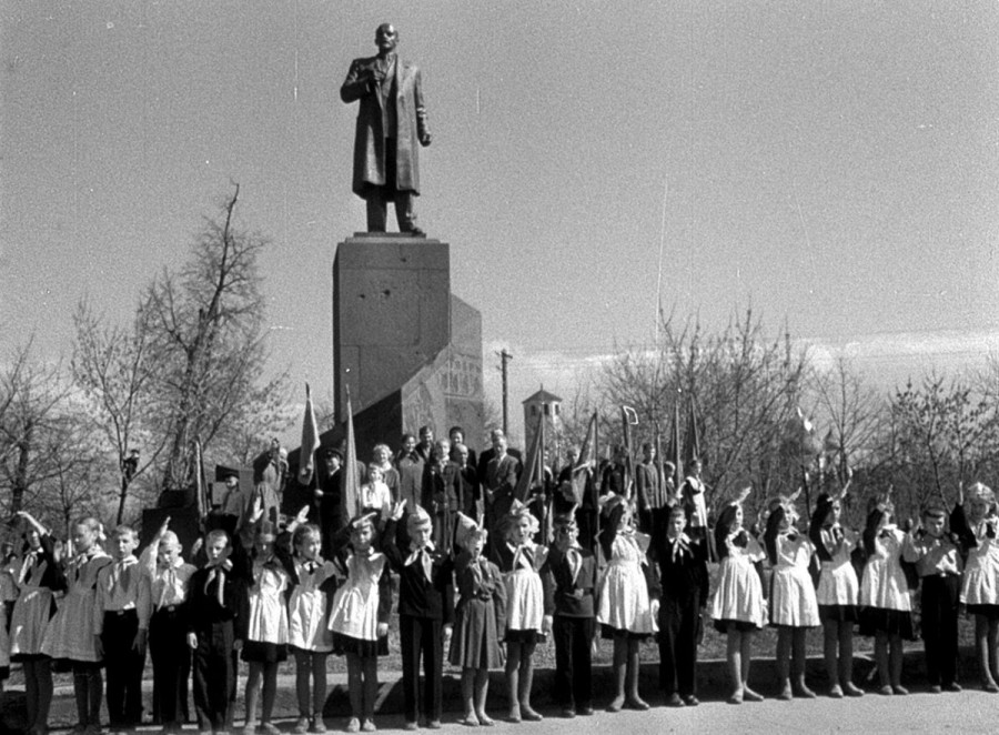 fARAD #12 aduce pe marele ecran filme sub genericul PROPAGANDĂ și lansează o competiție de scurtmetraje documentare realizate de cineaști emergenți