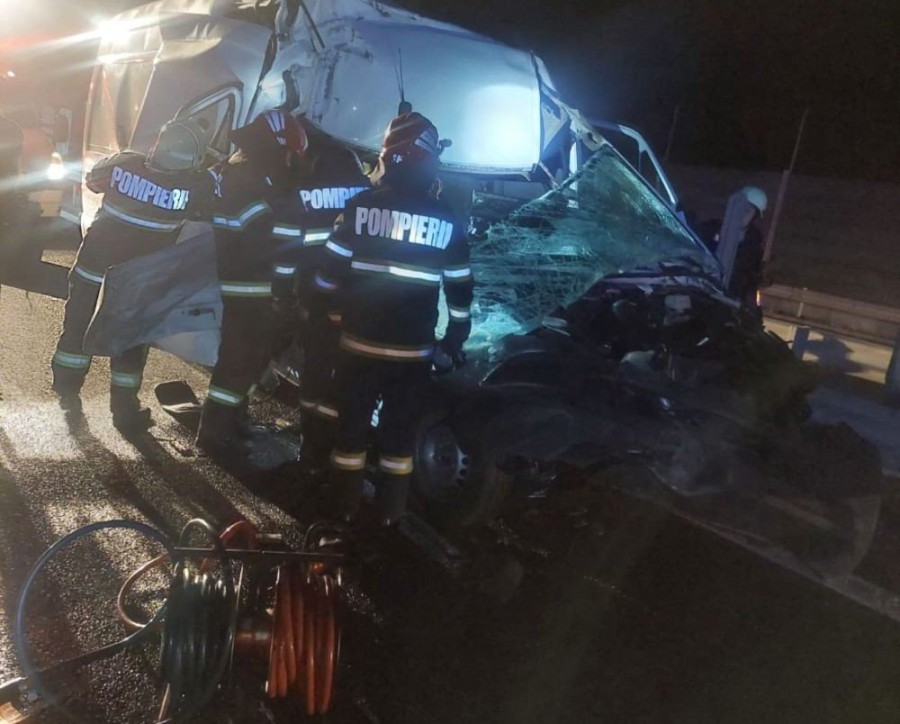 Accident grav pe autostradă: două persoane rănite, dintre care una încarcerată