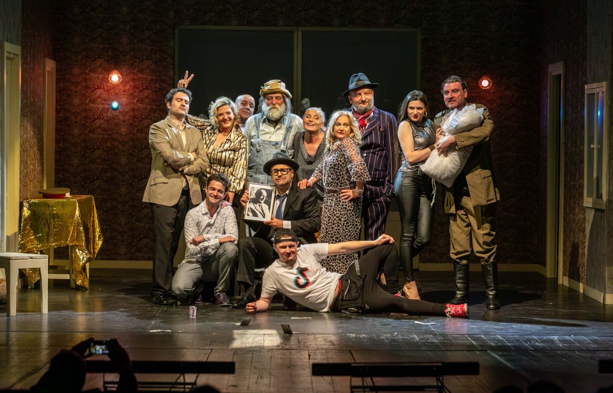 Teatrul, între scenă și oraș.  Propunerile lunii iunie la Teatrul Clasic „Ioan Slavici”