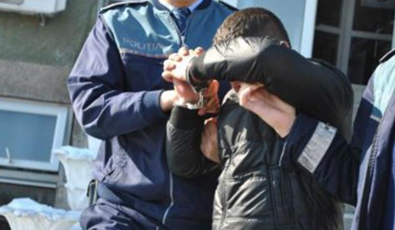 Doi bărbați din Botoșani, arestați pentru tâlhărie în zona ”Boul Roșu”