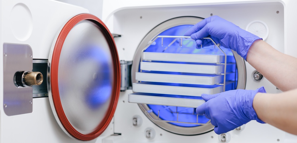 Autoclav vs alte metode de sterilizare: ce alegi pentru cabinetul tău?