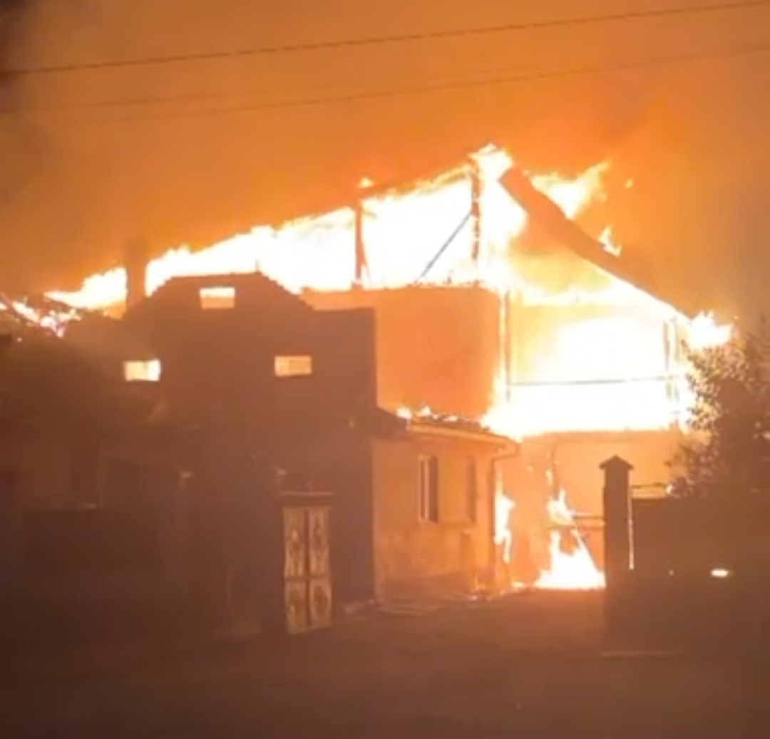 Incendiu la o casă din Felnac stins de pompierii arădeni