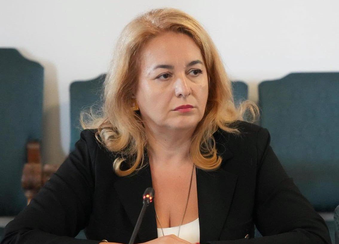 Geanina Pistru‑Popa: „Eu port Aradul cu mine, în fiecare zi, în Parlament”