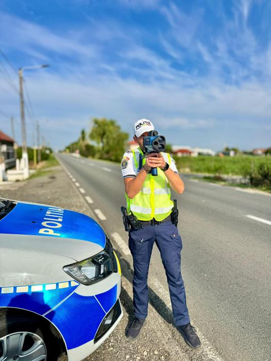 COPIL DE DOAR 15 ANI, LA VOLAN PE STRĂZILE DIN NĂDLAC! Cine i-ar fi dat mașina?