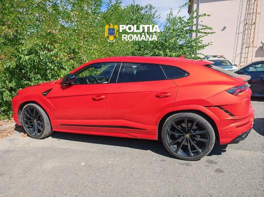 Mașină de 300.000 de euro, oprită de polițiști în Horia. Era căutată de autoritățile din Cehia VIDEO