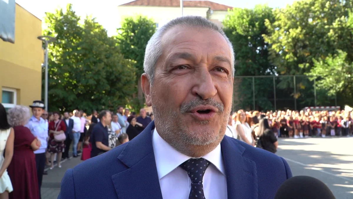Elevii din Arad au început noul an școlar 