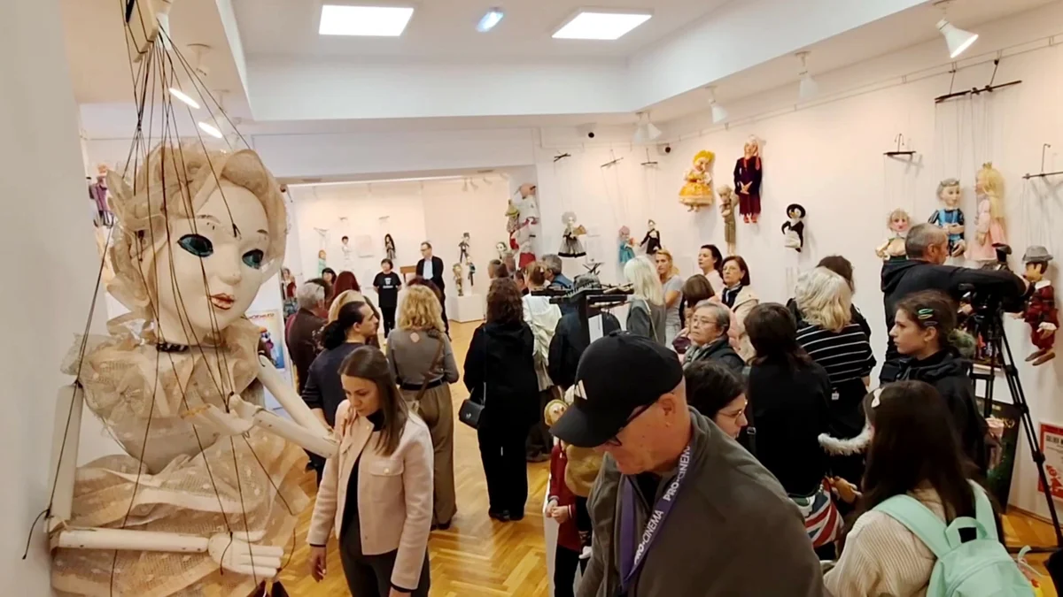 Teatrul de Marionete Arad deschide Euro Marionete cu 140 de păpuși