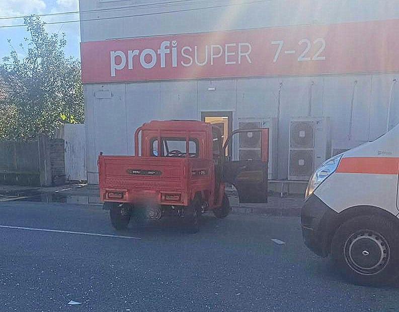 Accident rutier cu autoturism și o tricicletă electrică (marca Kuba) orașul Ineu